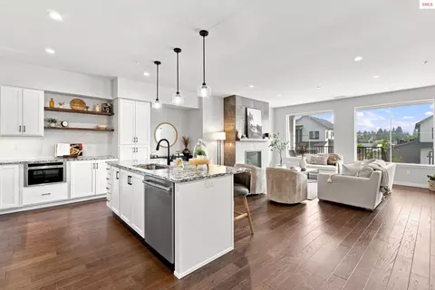 Kitchen - 953 E Railroad Ave, Post Falls, ID 83854 photo 1 of 3