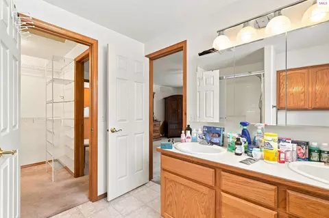 Bath - 560 E Bunker Ave, Post Falls, ID 83854 photo 1 of 3
