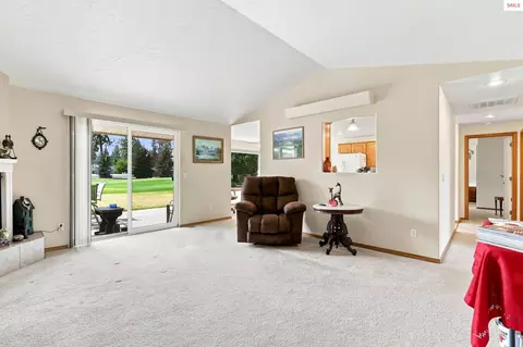 Living - 560 E Bunker Ave, Post Falls, ID 83854 photo 1 of 3