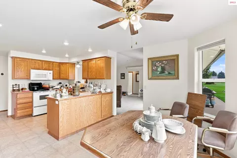 Dining - 560 E Bunker Ave, Post Falls, ID 83854 photo 2 of 2