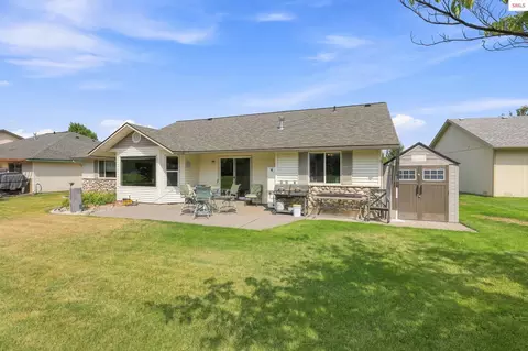 Exterior - 560 E Bunker Ave, Post Falls, ID 83854 photo 5 of 8