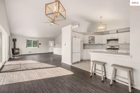 Living - 265 Little Thunder Rd, Sandpoint, ID 83864 photo 3 of 7