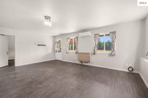 Living - 265 Little Thunder Rd, Sandpoint, ID 83864 photo 6 of 7