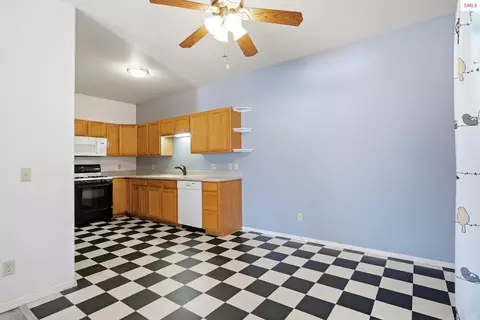 Kitchen - 1201 Spruce St, Sandpoint, ID 83864 photo 5 of 5