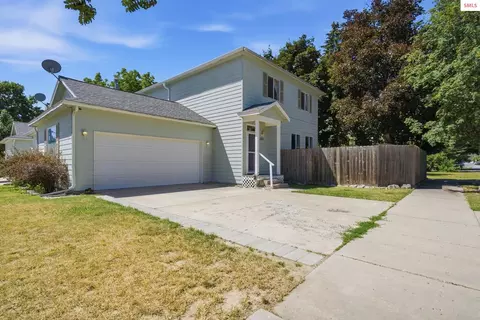 Exterior - 1201 Spruce St, Sandpoint, ID 83864 photo 3 of 9