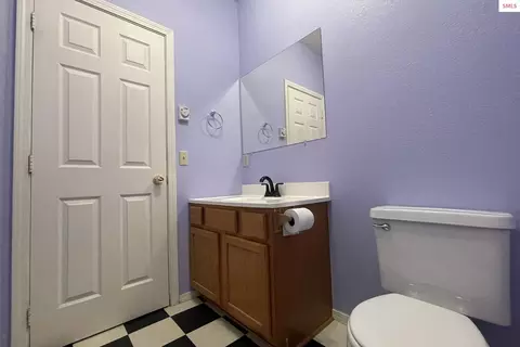 Bath - 1201 Spruce St, Sandpoint, ID 83864 photo 1 of 5