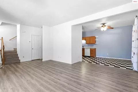 Living - 1201 Spruce St, Sandpoint, ID 83864 photo 5 of 6