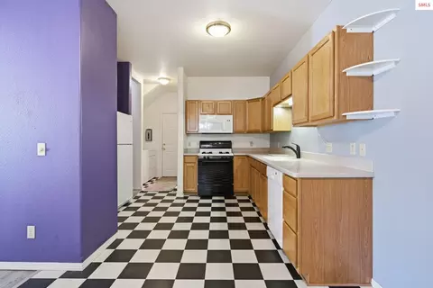 Kitchen - 1201 Spruce St, Sandpoint, ID 83864 photo 3 of 3