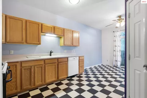 Kitchen - 1201 Spruce St, Sandpoint, ID 83864 photo 2 of 3