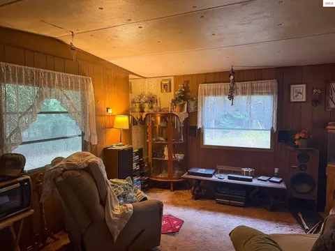 Living - 7 Timber Haven Rd, Sagle, ID 83860 photo 1 of 2