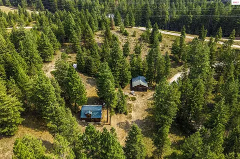 View/Area - 1015 Dusty Ln, Naples, ID 83847 photo 1 of 10