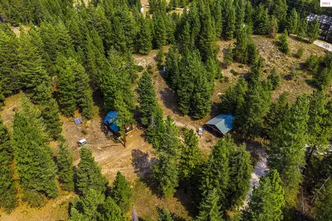 View/Area - 1015 Dusty Ln, Naples, ID 83847 photo 3 of 10