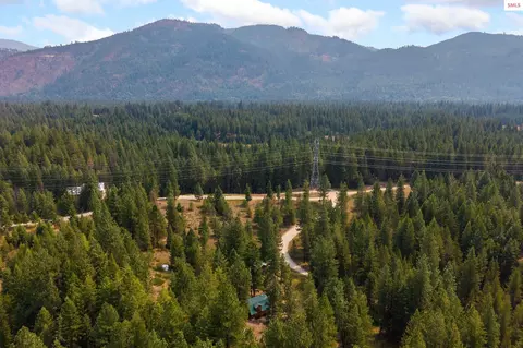 View/Area - 1015 Dusty Ln, Naples, ID 83847 photo 6 of 10