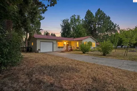Exterior - 521 S Olive St, Sandpoint, ID 83864 photo 2 of 14