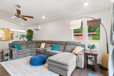 Living - 521 S Olive St, Sandpoint, ID 83864 photo 4 of 5