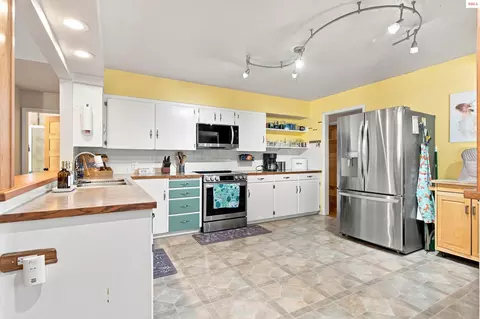 Kitchen - 521 S Olive St, Sandpoint, ID 83864 photo 1 of 6