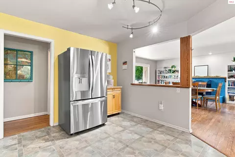 Kitchen - 521 S Olive St, Sandpoint, ID 83864 photo 5 of 6
