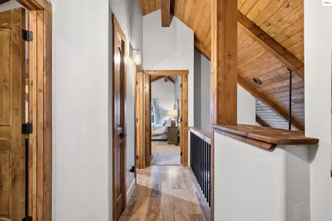 Entry Way - 101 Spring View Ln, Sagle, ID 83860 photo 2 of 2