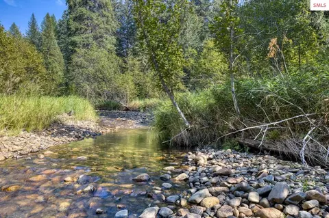 6529 Rapid Lightning Rd, Sandpoint, ID 83864