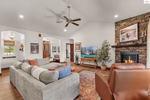 Living - 3617 N Arrowleaf Lp, Post Falls, ID 83854 photo 5 of 5
