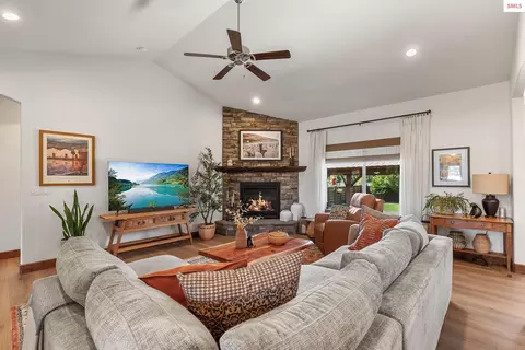 Living - 3617 N Arrowleaf Lp, Post Falls, ID 83854 photo 2 of 5