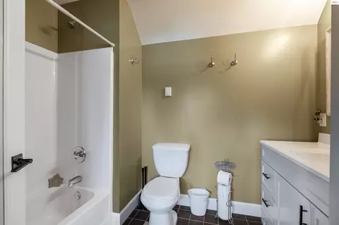 Bath - 22 Granite Ridge Rd E, Sandpoint, ID 83864 photo 2 of 5