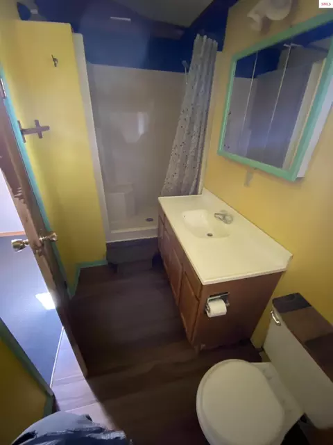 Bath - 620 Washington, Sandpoint, ID 83864 photo 4 of 4