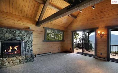 Living - 93 Blue Jay Dr, Sagle, ID 83860 photo 1 of 4