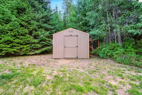 Exterior - 633 Old Mill Rd, Sandpoint, ID 83864 photo 8 of 18