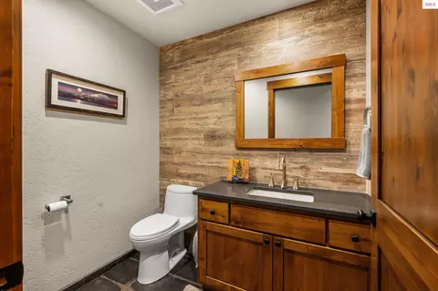 Bath - 639 Ames Way, Dover, ID 83825 photo 6 of 9