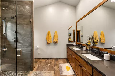 Bath - 639 Ames Way, Dover, ID 83825 photo 1 of 9