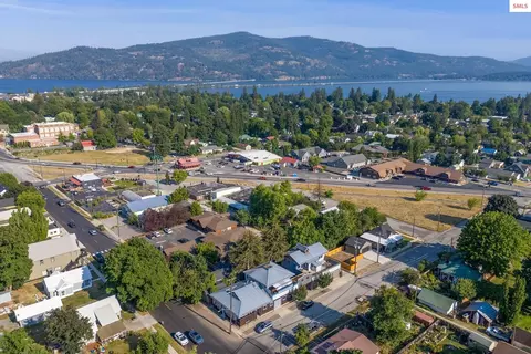 View/Area - 815 Pine, Sandpoint, ID 83864 photo 1 of 5