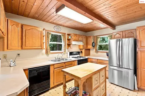 Kitchen - 345 Tamarack, Sagle, ID 83860 photo 1 of 2