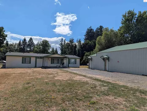 187 Second St, Ponderay, ID 83852