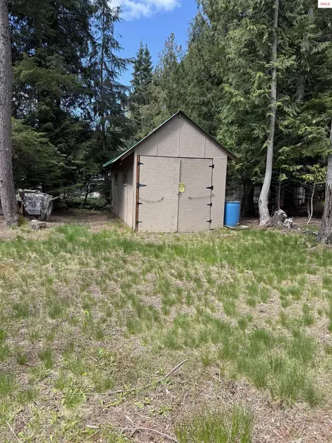 Exterior - 8213 Rapid Lightning Rd, Sandpoint, ID 83864 photo 10 of 10