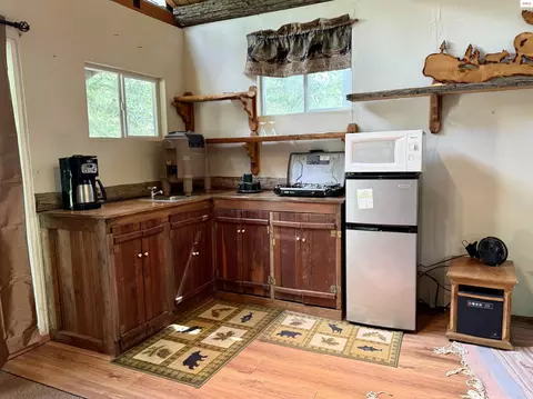 Kitchen - 8213 Rapid Lightning Rd, Sandpoint, ID 83864 photo 2 of 2
