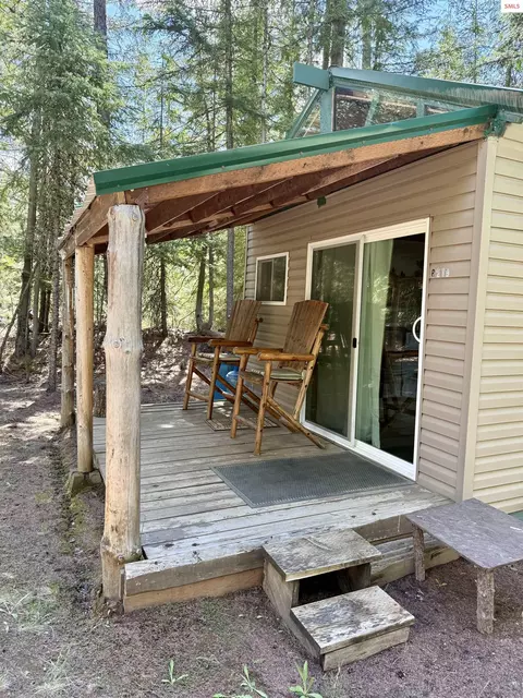 Exterior - 8213 Rapid Lightning Rd, Sandpoint, ID 83864 photo 3 of 10