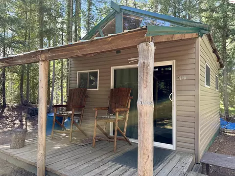 Exterior - 8213 Rapid Lightning Rd, Sandpoint, ID 83864 photo 2 of 10