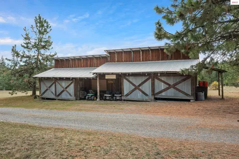 Exterior - 6162 Eureka Rd, Sagle, ID 83860 photo 17 of 27