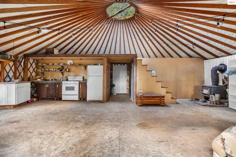 Entry Way - 6162 Eureka Rd, Sagle, ID 83860 photo 3 of 5