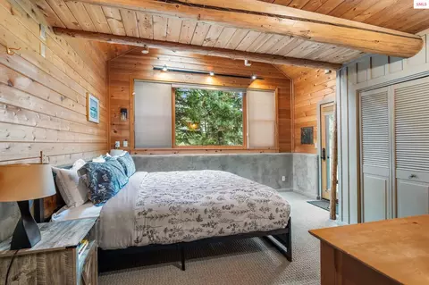 Bedroom - 6162 Eureka Rd, Sagle, ID 83860 photo 1 of 7