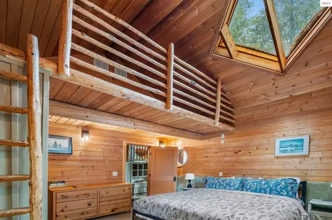 Bedroom - 6162 Eureka Rd, Sagle, ID 83860 photo 2 of 7
