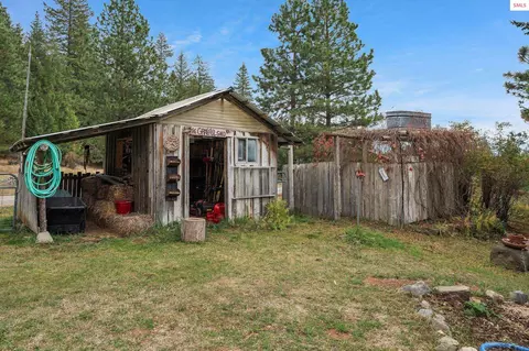 Exterior - 6162 Eureka Rd, Sagle, ID 83860 photo 16 of 27