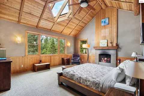 Bedroom - 6162 Eureka Rd, Sagle, ID 83860 photo 3 of 7