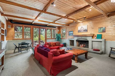 Living - 6162 Eureka Rd, Sagle, ID 83860 photo 1 of 3