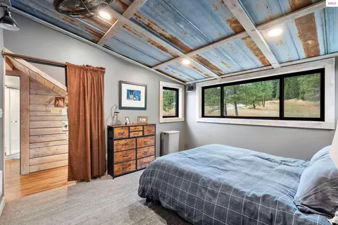 Bedroom - 6162 Eureka Rd, Sagle, ID 83860 photo 6 of 7