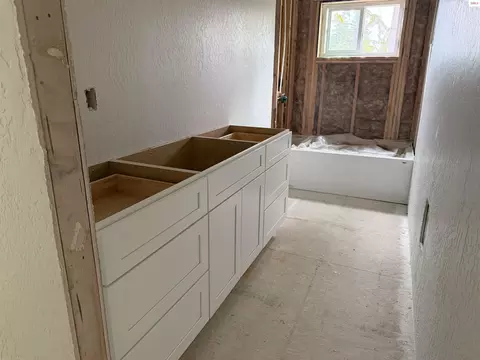 Bath - 379 Moonfire Rd, Sandpoint, ID 83864 photo 1 of 1