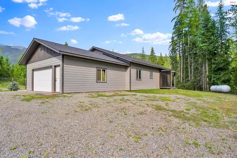 648 Curley Crk, Moyie Springs, ID 83845