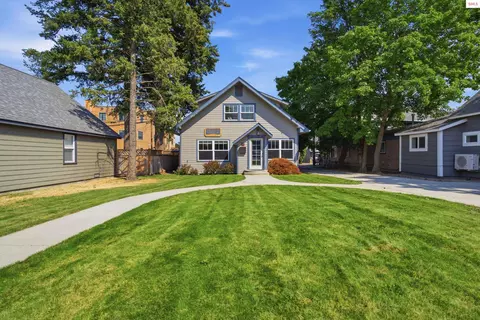 Exterior - 113 S 2nd Ave, Sandpoint, ID 83864 photo 2 of 4