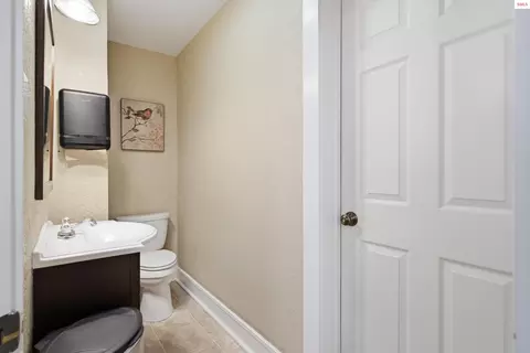 Bath - 113 S 2nd Ave, Sandpoint, ID 83864 photo 1 of 2